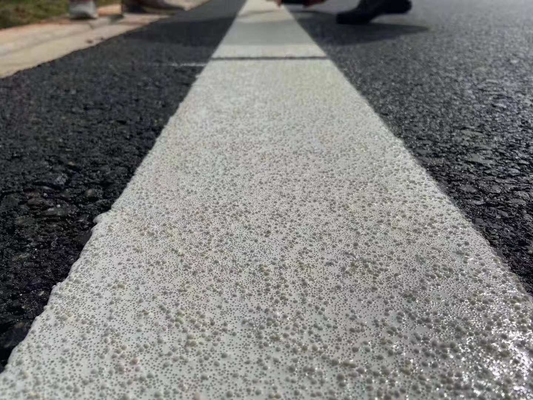 طلاء علامة الطرق الاكريليك البيتوميني الاستقرار الحراري متين للغاية
